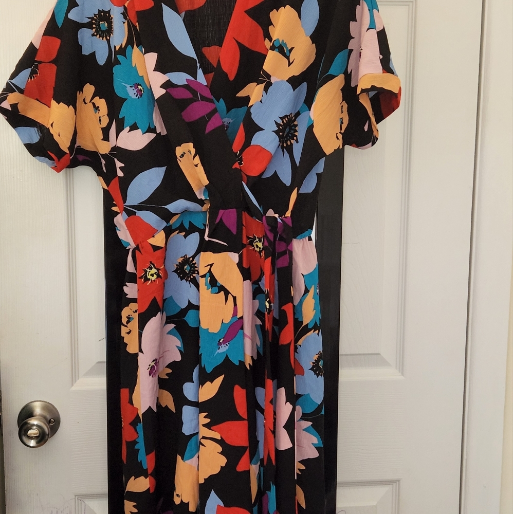 NWOT Women's floral dress, size M